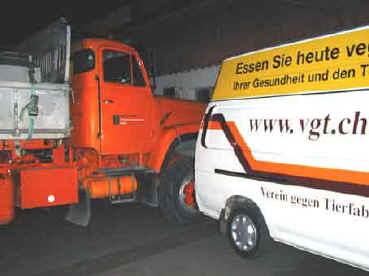 bus_hinten_links.jpg (18107 Byte)